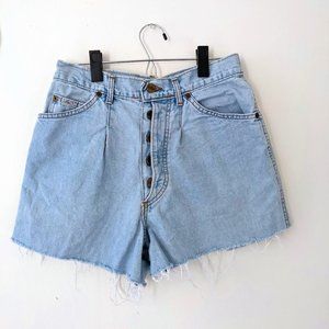 Vintage High Waisted Chic Jean Shorts Light Wash Raw Hem Button Up Shorts
